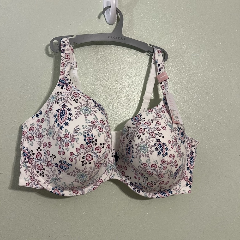 COPY - Cacique 44 DDD lightly lined T -Shirt bra NWT.  White with floral